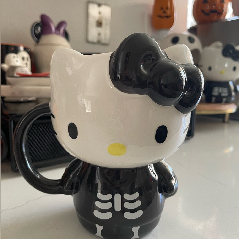 New Hello Kitty Halloween Black Skeleton Mug